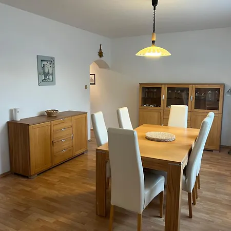 Se Společným Bazénem Zlonice