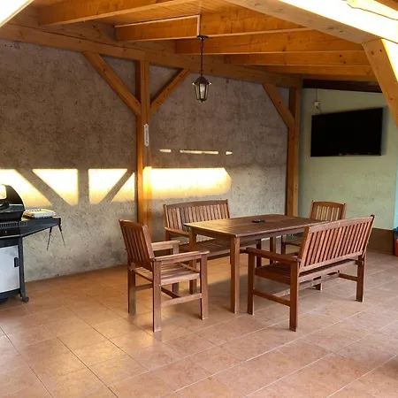 Apartamento Se Společným Bazénem Zlonice